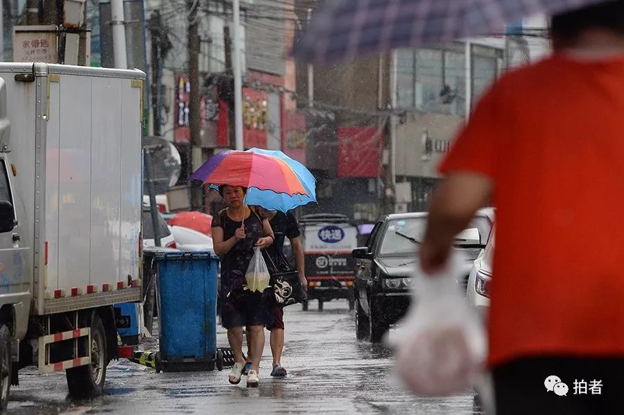 “雨点像石子砸在脸上” 台风十级风圈内记者现场直击-第2张图片-领航者区块链资讯站