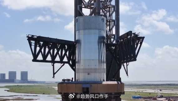 “筷子”夹住火箭，SpaceX首次回收星舰成功-第1张图片-领航者区块链资讯站